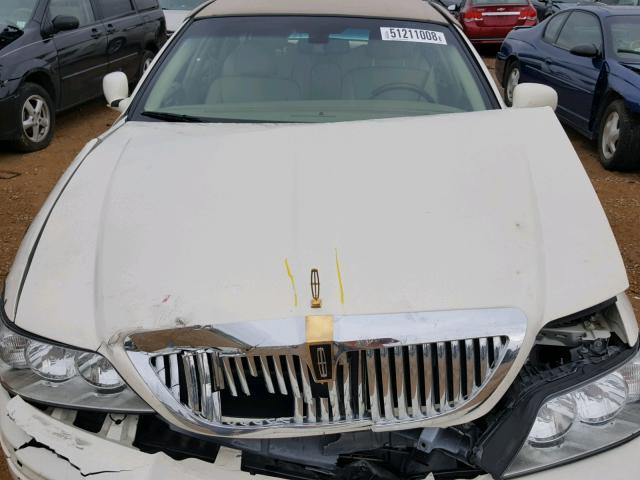 1LNHM83V87Y616680 - 2007 LINCOLN TOWN CAR D WHITE photo 9