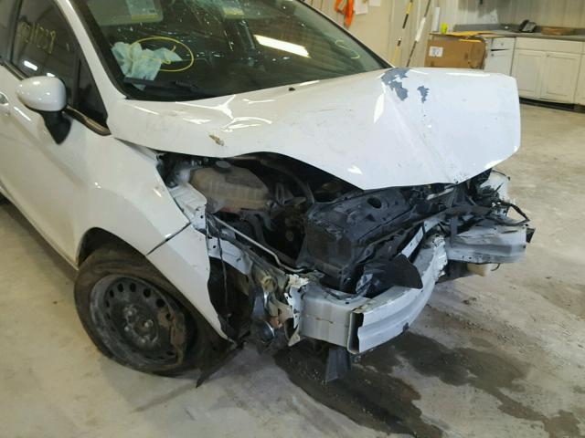 3FADP4BJ6DM205650 - 2013 FORD FIESTA SE WHITE photo 9