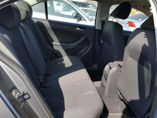 3VW2K7AJXEM219035 - 2014 VOLKSWAGEN JETTA BASE 灰色 照片 6