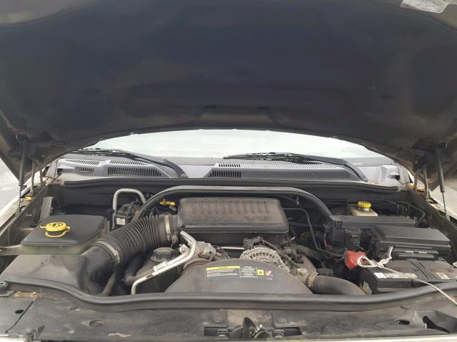 1J8HG48NX6C221420 - 2006 JEEP COMMANDER TAN photo 7