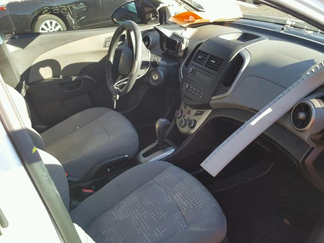 1G1JA5SH3F4161101 - 2015 CHEVROLET SONIC LS 白色 照片 5