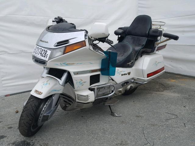 1HFSC220XVA900629 - 1997 HONDA GL1500 A/2 WHITE photo 2