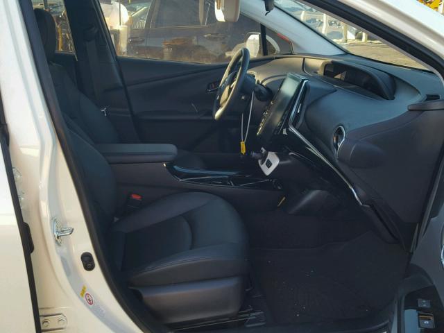 JTDKARFP0J3079653 - 2018 TOYOTA PRIUS PRIM 白色 照片 5