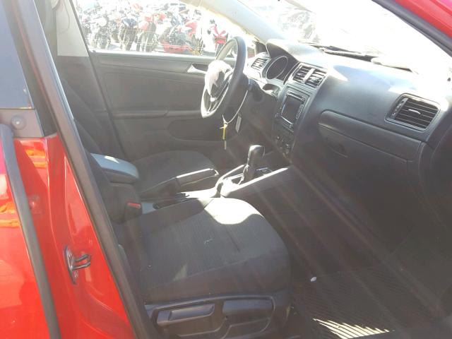 3VW2K7AJ5FM352884 - 2015 VOLKSWAGEN JETTA BASE RED photo 5