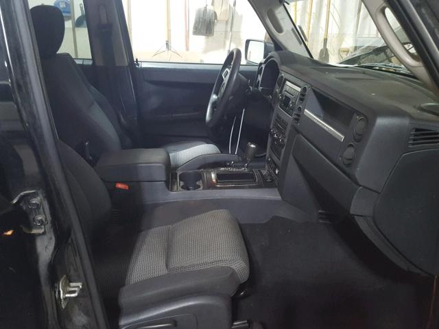 1J8HG48K18C125426 - 2008 JEEP COMMANDER BLACK photo 5