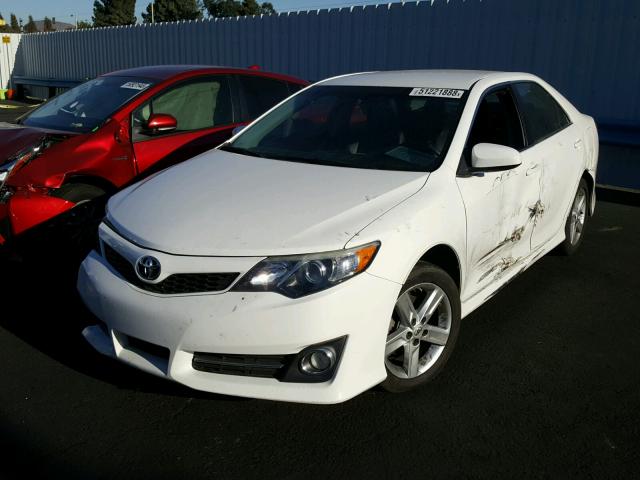 4T1BF1FK7EU812221 - 2014 TOYOTA CAMRY L WHITE photo 2