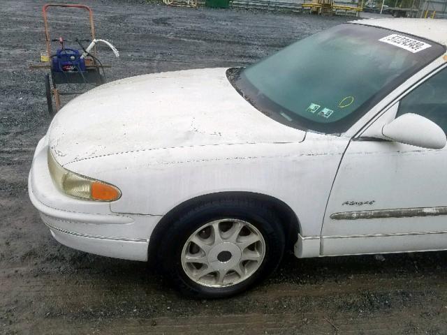 2G4WB52K6W1416448 - 1998 BUICK REGAL LS WHITE photo 9