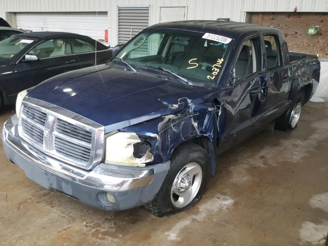 1D7HE48N25S235951 - 2005 DODGE DAKOTA QUA BLUE photo 2