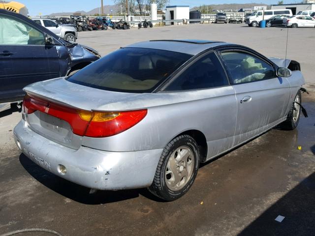 1G8ZR14722Z280815 - 2002 SATURN SC2 GRAY photo 4