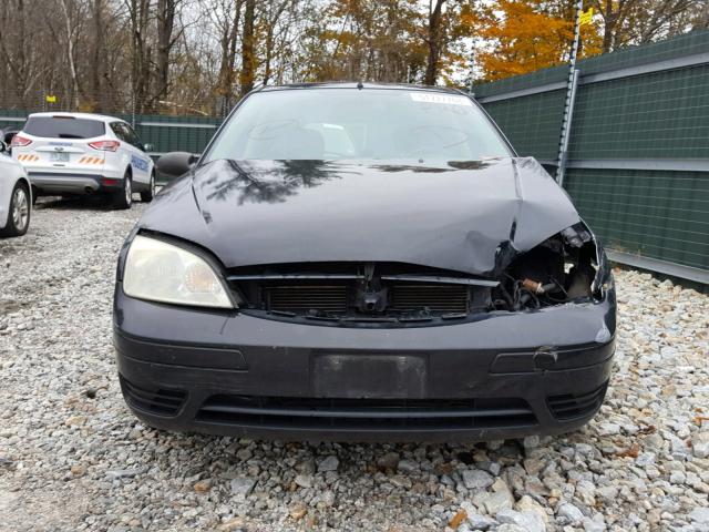 3FAFP37N65R129138 - 2005 FORD FOCUS ZX5 BLACK photo 9