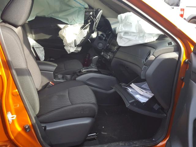 5N1AT2MVXJC823009 - 2018 NISSAN ROGUE SV ORANGE photo 5