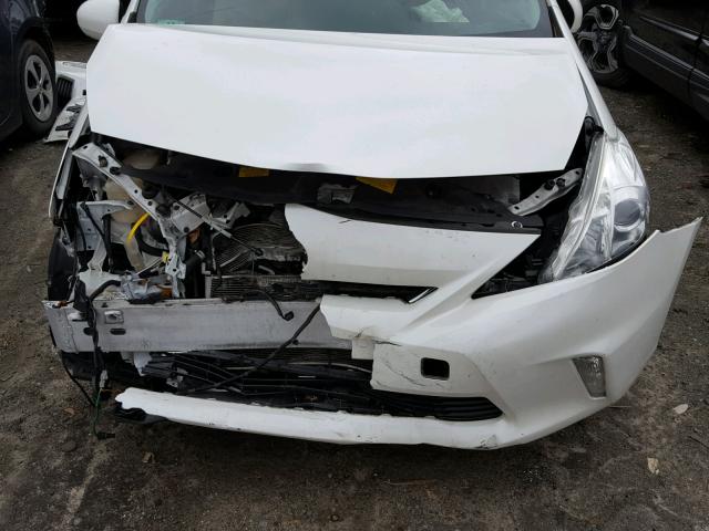 JTDZN3EU5C3095065 - 2012 TOYOTA PRIUS V WHITE photo 7