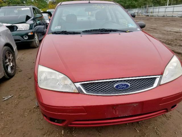 1FAFP34N95W243233 - 2005 FORD FOCUS ZX4 RED photo 9