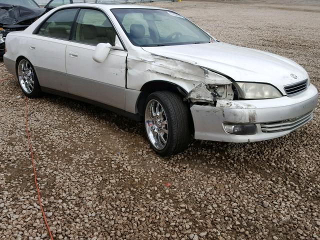 JT8BF28G8Y5102048 - 2000 LEXUS ES 300 WHITE photo 1