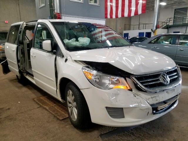 2C4RVABG9CR240716 - 2012 VOLKSWAGEN ROUTAN SE WHITE photo 1