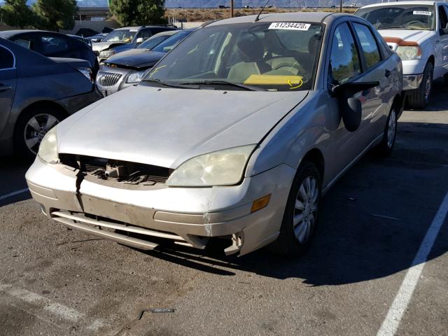 1FAFP34N96W257716 - 2006 FORD FOCUS ZX4 GOLD photo 2