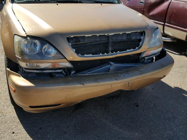 JT6GF10UXX0026547 - 1999 LEXUS RX 300 GOLD photo 9