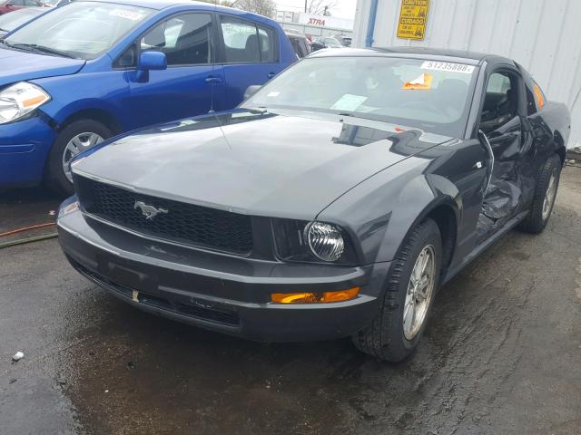 1ZVHT80N885148347 - 2008 FORD MUSTANG GRAY photo 2