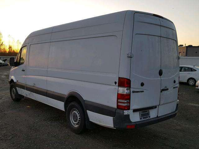 WD3PE8CC9B5504566 - 2011 MERCEDES-BENZ SPRINTER 2 WHITE photo 3