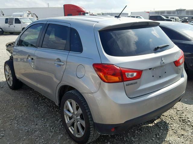 4A4AP4AUXFE004196 - 2015 MITSUBISHI OUTLANDER GRAY photo 3