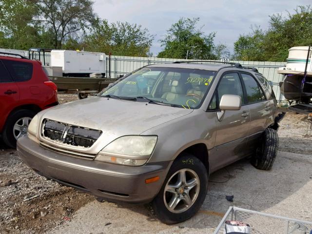 JTJHF10U020273238 - 2002 LEXUS RX 300 BROWN photo 2