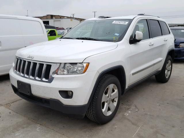 1C4RJEAG0DC632434 - 2013 JEEP GRAND CHER WHITE photo 2