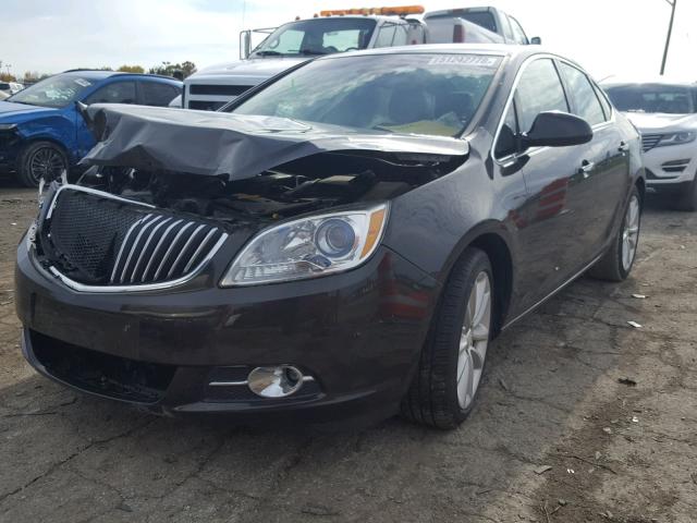 1G4PR5SK4D4140000 - 2013 BUICK VERANO CON GRAY photo 2