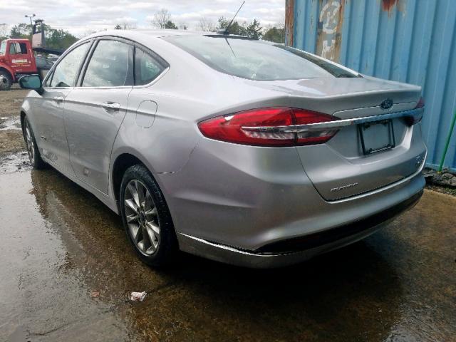 3FA6P0LU8HR233937 - 2017 FORD FUSION SE SILVER photo 3