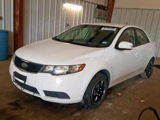 KNAFU4A27A5832796 - 2010 KIA FORTE EX WHITE photo 2