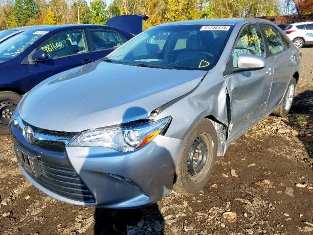 4T4BF1FKXGR531085 - 2016 TOYOTA CAMRY LE SILVER photo 2