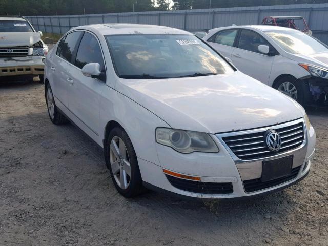 WVWAK73C28P042931 - 2008 VOLKSWAGEN PASSAT KOM WHITE photo 1