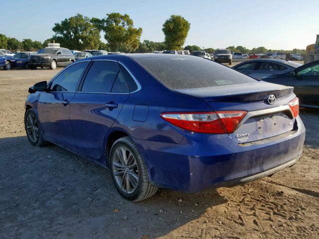 4T1BF1FKXFU943015 - 2015 TOYOTA CAMRY LE BLUE photo 3