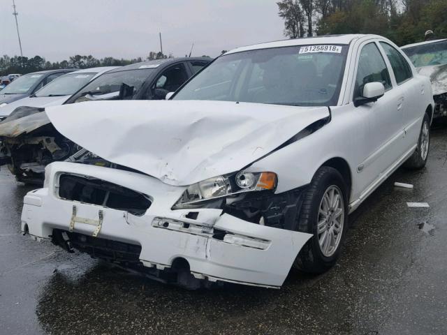 YV1RS612552483396 - 2005 VOLVO S60 WHITE photo 2