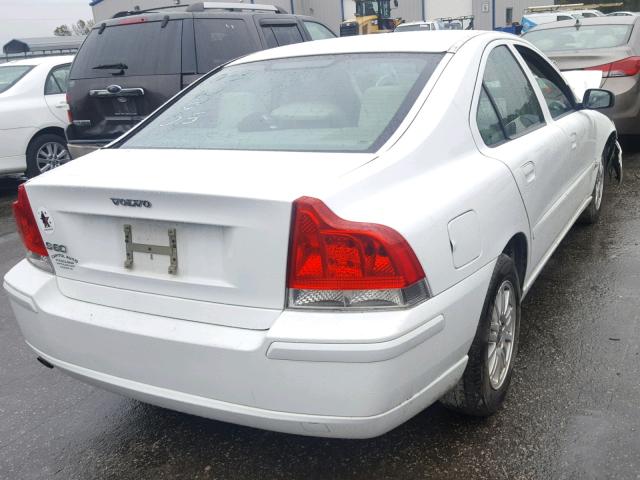 YV1RS612552483396 - 2005 VOLVO S60 WHITE photo 4