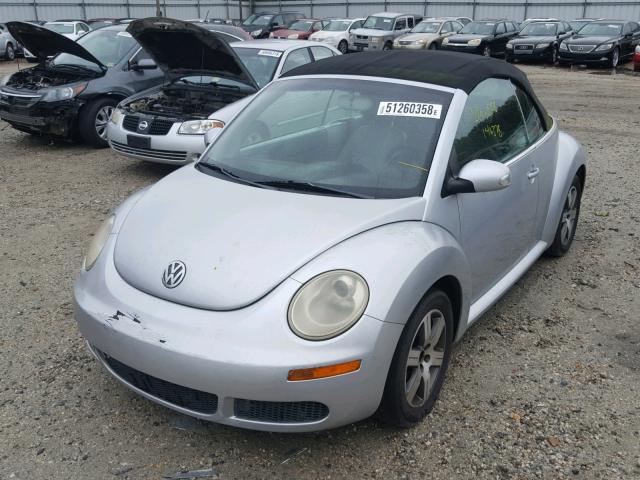 3VWRF31Y66M301189 - 2006 VOLKSWAGEN NEW BEETLE SILVER photo 2