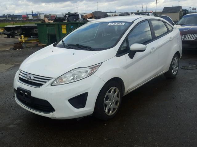 3FADP4BJ4BM177666 - 2011 FORD FIESTA SE WHITE photo 2