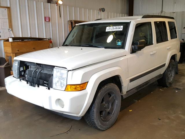 1J8HG48KX8C227758 - 2008 JEEP COMMANDER WHITE photo 2