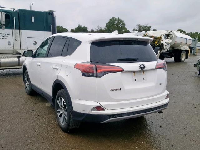 2T3WFREVXJW482846 - 2018 TOYOTA RAV4 ADVEN WHITE photo 3