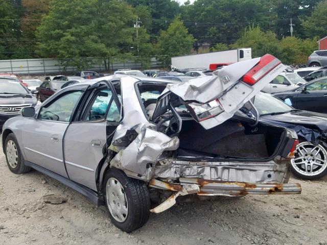 1HGCG65562A100036 - 2002 HONDA ACCORD LX SILVER photo 3