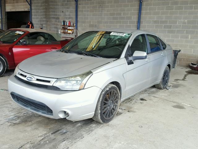 1FAHP3GN9AW165048 - 2010 FORD FOCUS SES SILVER photo 2