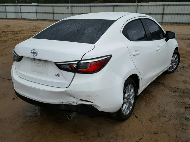 3MYDLBZV8GY134839 - 2016 TOYOTA SCION IA WHITE photo 4