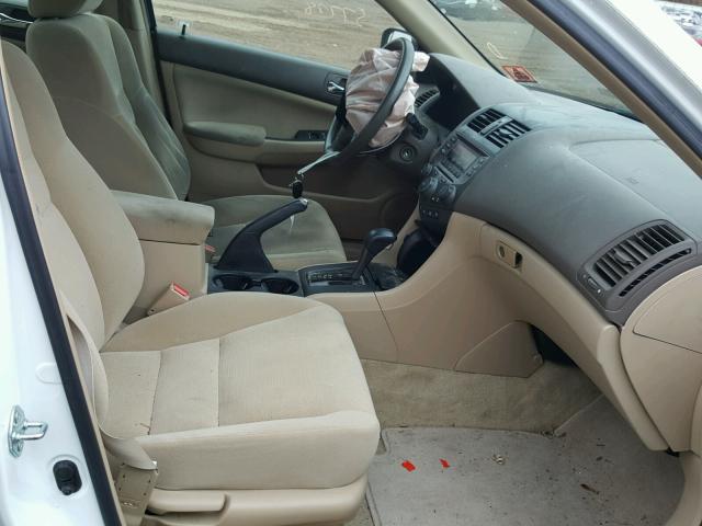 1HGCM56197A127768 - 2007 HONDA ACCORD VAL WHITE photo 5