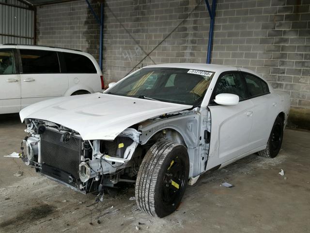 2C3CDXAT1EH348352 - 2014 DODGE CHARGER PO WHITE photo 2