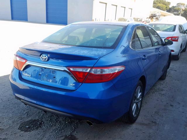 4T1BF1FK0HU749998 - 2017 TOYOTA CAMRY LE BLUE photo 4