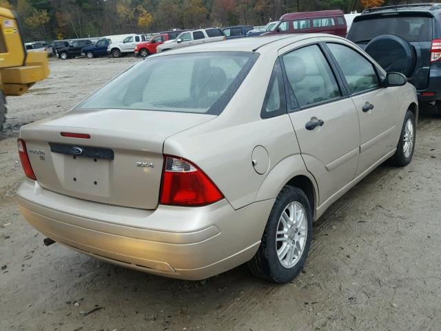 1FAHP34NX6W245003 - 2006 FORD FOCUS ZX4 BEIGE photo 4