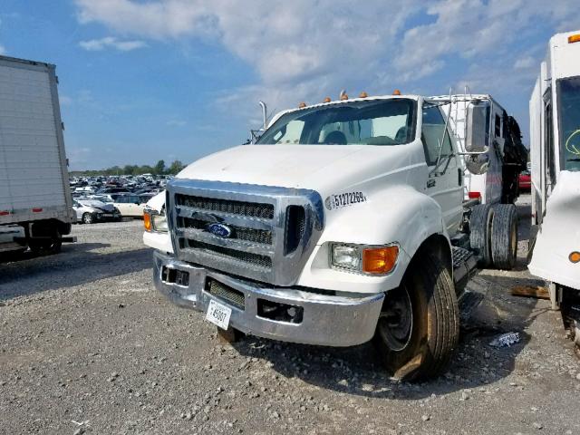 3FRWF6FC3BV692345 - 2011 FORD F650 SUPER WHITE photo 2