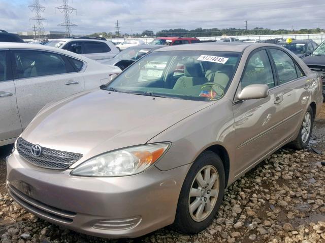 4T1BE32K22U039805 - 2002 TOYOTA CAMRY LE GOLD photo 2