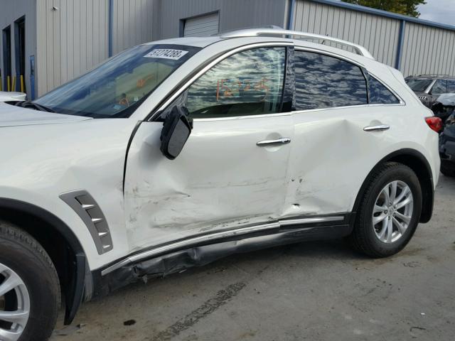 JN8AS1MW6AM856730 - 2010 INFINITI FX35 WHITE photo 9