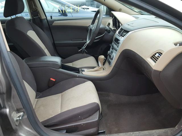 1G1ZA5EU5CF215042 - 2012 CHEVROLET MALIBU LS 灰色 照片 5