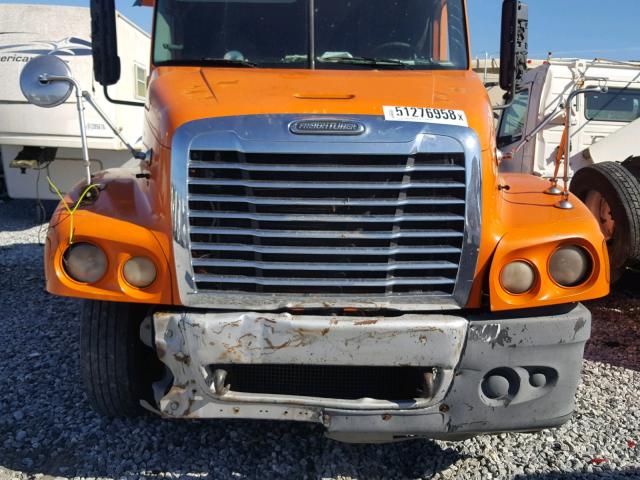 1FUJBBCG06LW33276 - 2006 FREIGHTLINER CONVENTION ORANGE photo 10